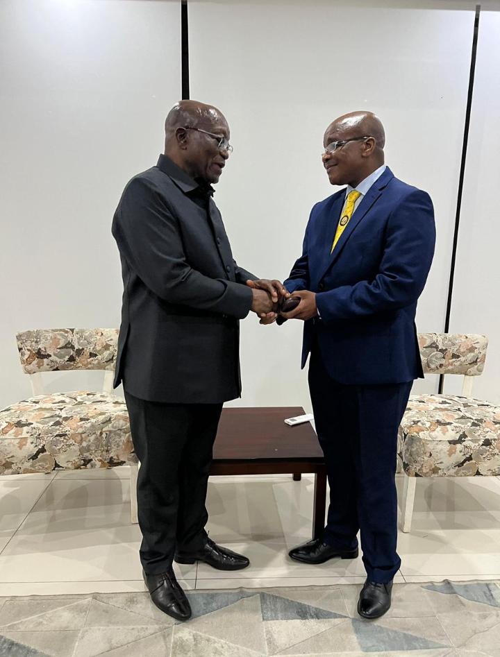 ALBINO FORQUILHA (PRESIDENTE DO PODEMOS) REUNE-SE COM JACOB ZUMA