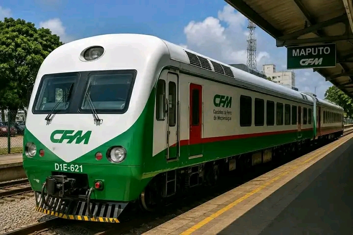 CFM REFORÇA CIRCULAÇÃO DE COMBOIO NAS LINHAS DE RESSANO GARCIA E LIMPOPO