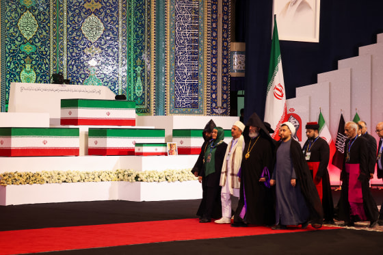 Irão recebe dezenas de líderes estrangeiros no funeral de Khamenei, sem Ocidente